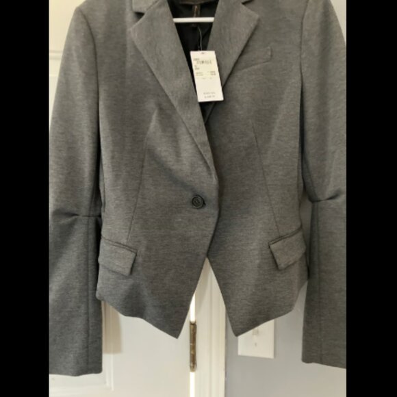 🎄BCBG Maxazria size Medium Grey Blazer NWT Retail $228 - Picture 2 of 5